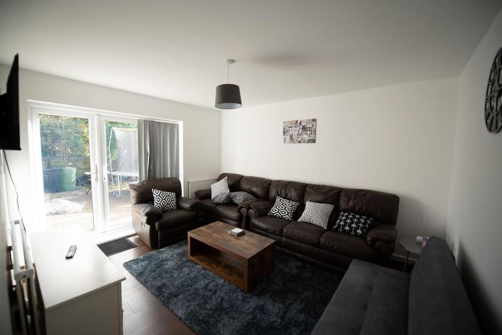 Apartment Spacious 3 Bed Airport Free Parking Sleeps 10 Manchester
